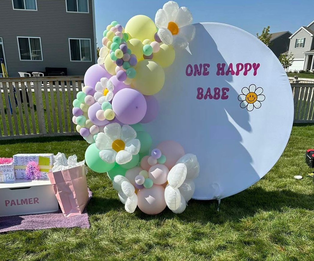 Themed Backdrops and Balloons