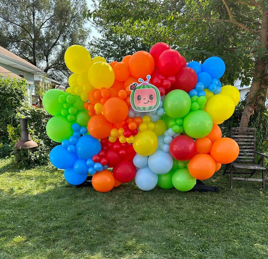 Themed Backdrops and Balloons