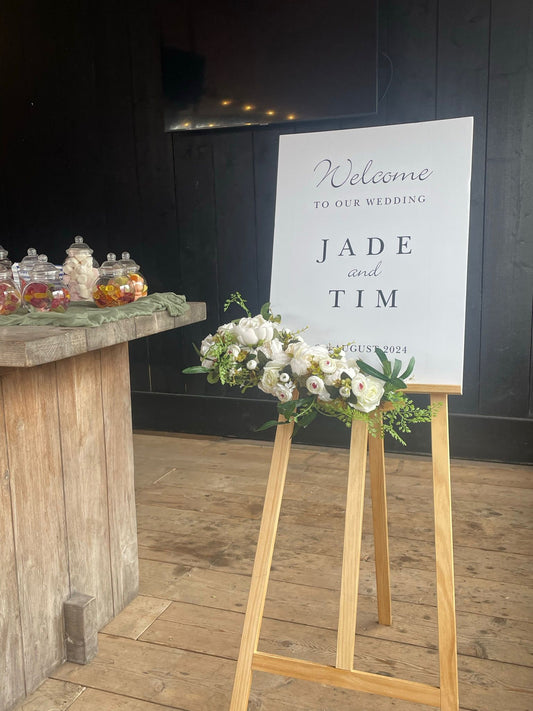 Welcome Signs with Balloons