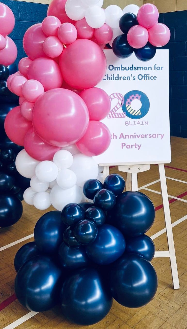 Welcome Signs with Balloons