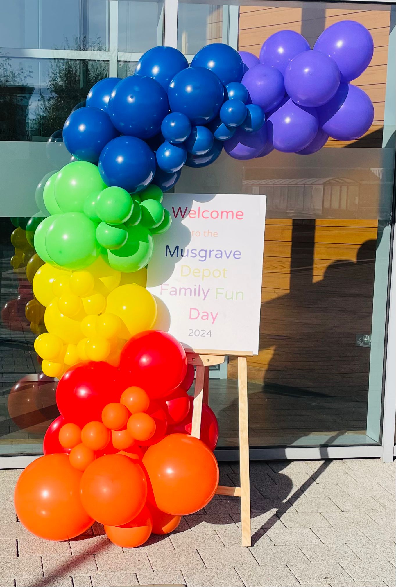 Welcome Signs with Balloons